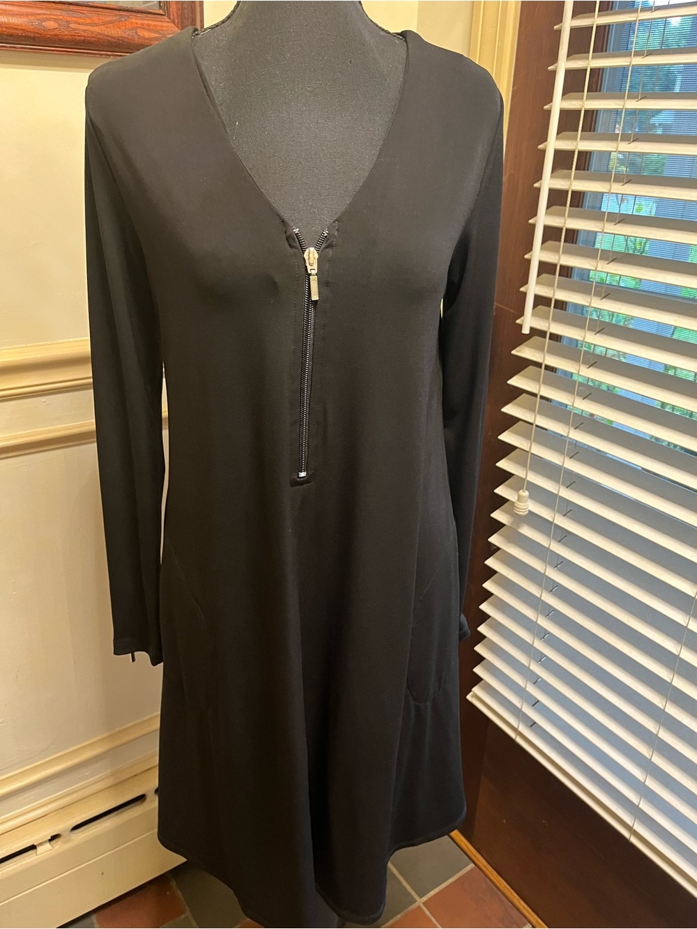 Karen Kane Black Long-Sleeve Zip Front Dress
